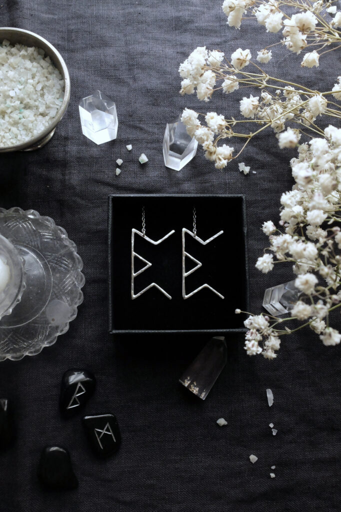 under the pyramids - nornir earrings